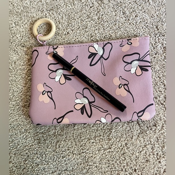 Mellow Precision Pen Eyeliner Black w/ makeup bag - Picture 1 of 3